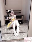 Cô bé "Cai Cai Loli" siêu đáng yêu đã bị cha của người đỡ đầu vạch trần và huấn luyện ngoài trời. Cô bé ngoan ngoãn trong mắt bạn bè và thầy cô thực ra chỉ là con đĩ của cha mình trong chốn riêng tư.