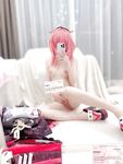 Cô bé "Cai Cai Loli" siêu đáng yêu đã bị cha của người đỡ đầu vạch trần và huấn luyện ngoài trời. Cô bé ngoan ngoãn trong mắt bạn bè và thầy cô thực ra chỉ là con đĩ của cha mình trong chốn riêng tư.