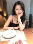 极品少妇公关模特，被甲方爸爸聚餐后潜规则3P爆插，颜射胸射，穴内嫩肉掰开特写