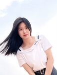 Một nữ sinh viên đại học trong sáng và thanh lịch đã trò chuyện video với bạn trai ở xa và bị phát hiện sau khi chia tay
