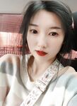 Năm cuối cấp giống như một con đĩ TikTok tương phản của mẹ, những người trẻ không thể chịu đựng được sự cô đơn, ảnh khiêu vũ khỏa thân quy mô lớn, có thể giải tỏa ham muốn được theo dõi và cũng có thể thỏa mãn anh cả trong danh sách