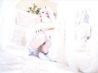 19세 고가치 콘트라스트 코저, 동일 프레임 대형 사진에 얼굴 구멍, 하이라이트 촬영
