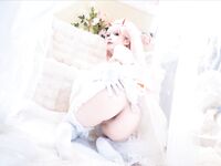 19세 고가치 콘트라스트 코저, 동일 프레임 대형 사진에 얼굴 구멍, 하이라이트 촬영
