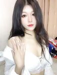 完美身材高颜值反差母狗，道具插穴自慰