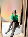 极品身材黑丝少妇，黑丝美腿自慰揉胸