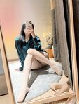 极品身材黑丝少妇，黑丝美腿自慰揉胸