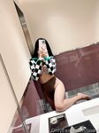 极品身材黑丝少妇，黑丝美腿自慰揉胸