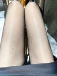 极品身材黑丝少妇，黑丝美腿自慰揉胸