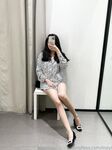 极品身材黑丝少妇，黑丝美腿自慰揉胸