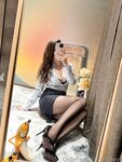 极品身材黑丝少妇，黑丝美腿自慰揉胸