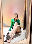 极品身材黑丝少妇，黑丝美腿自慰揉胸