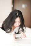 素人美女拍写真被摄影师花言巧语拿下，无套内射小穴特写偷拍，因为是偷拍，所以视频资源不多