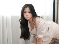 素人美女拍写真被摄影师花言巧语拿下，无套内射小穴特写偷拍，因为是偷拍，所以视频资源不多