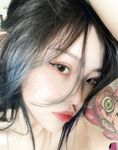 超嫩的黄毛女大学生，在酒店被黄毛在沙发上无套抽插，妹子的极品粉嫩嫩穴简直极品，这户型真的稀有极品