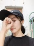 大二的粉嫩高颜值学姐，被富二代调教捆绑各种姿势玩弄爆操抽插内射，还往妹子的骚穴里滴风油精