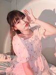 清纯颜值反差女大，掰穴揉胸，粉穴特写自拍