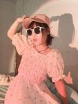 清纯颜值反差女大，掰穴揉胸，粉穴特写自拍