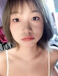 단발머리에 흰 피부를 가진 여대생. 섹스할 때 여전히 기분이 좋다. 남들 앞에서는 순수하고 다정하지만, 침대에서는 닭을 잘 먹는다.