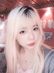 高顏值非常騷的女大學生，私下裡自拍給男友看求著男友操，穿各種制服黑絲誘惑男友，妥妥的母狗