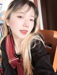 高顏值非常騷的女大學生，私下裡自拍給男友看求著男友操，穿各種制服黑絲誘惑男友，妥妥的母狗