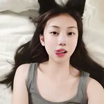 某學院高顏值的大二學姐，顏值身材超頂，人前是個清純甜妹，私下裡被調教成吃雞母狗