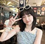 清純校服JK女大學生，人前是個超級乖巧的小甜妹，在床上被男友調教成反差母狗，簡直不要太騷