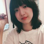 清純校服JK女大學生，人前是個超級乖巧的小甜妹，在床上被男友調教成反差母狗，簡直不要太騷