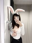 ピンク色の美しい顔立ちの女子大生が海へアルバイトに出かけた。ホテルでスポンサーに犬鎖で縛られ、激しく犯される。セクシーすぎる。