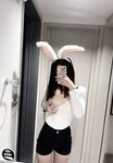 ピンク色の美しい顔立ちの女子大生が海へアルバイトに出かけた。ホテルでスポンサーに犬鎖で縛られ、激しく犯される。セクシーすぎる。