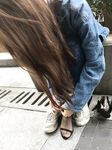 黑丝玉足反差女大学生，商场试衣间立口爆足交不雅私拍