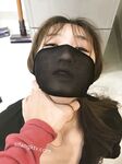 黑丝玉足反差女大学生，商场试衣间立口爆足交不雅私拍