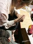 黑丝玉足反差女大学生，商场试衣间立口爆足交不雅私拍