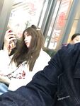 黑丝玉足反差女大学生，商场试衣间立口爆足交不雅私拍