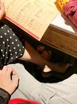 黑丝玉足反差女大学生，商场试衣间立口爆足交不雅私拍