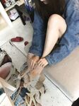 黑丝玉足反差女大学生，商场试衣间立口爆足交不雅私拍