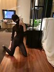黑丝玉足反差女大学生，商场试衣间立口爆足交不雅私拍
