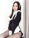 极品大长腿颜值女神，完美身材，极品尤物大尺度丝袜无内，自慰足交