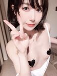 极品大长腿颜值女神，完美身材，极品尤物大尺度丝袜无内，自慰足交
