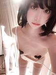 极品大长腿颜值女神，完美身材，极品尤物大尺度丝袜无内，自慰足交