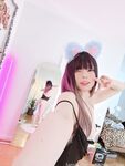 外網福利姬火辣來襲！外國少女清純學生外表下是反差母狗，cosplay絲襪造型撩人，裸足白虎盡顯誘惑。作品擼點炸裂，私密畫面勾魂攝魄