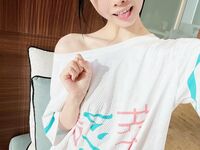สาวโลลิสุดน่ารักและบริสุทธิ์ถ่ายรูปส่วนตัวขนาดใหญ่พร้อมวิดีโอชุดรูปภาพที่จ่ายเงิน