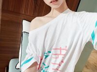 สาวโลลิสุดน่ารักและบริสุทธิ์ถ่ายรูปส่วนตัวขนาดใหญ่พร้อมวิดีโอชุดรูปภาพที่จ่ายเงิน