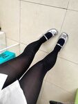 6月新品，推特12萬粉絲，大二反差婊【一人偶】門檻福利，宿舍內各種誘惑自慰，一線天饅頭逼各種絲襪