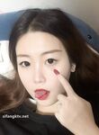 《百度云泄密》冒充艺校老师忽悠成绩不好的漂亮女生，脱光光掰开鲍鱼看看是否被开苞