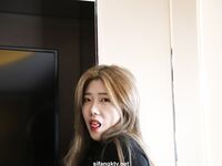 希威社幼师黑色丁字裤大尺度私拍套图