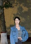 浙江省嘉興市出身の美しい若い女性が、別れた恋人から「調教」を受けている様子を映した動画が流出した。彼女は学校では信じられないほど純真に見えたが、プライベートでは従順で人を操る女性へと変貌していた。