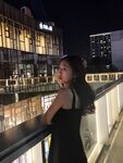 浙江省嘉興市出身の美しい若い女性が、別れた恋人から「調教」を受けている様子を映した動画が流出した。彼女は学校では信じられないほど純真に見えたが、プライベートでは従順で人を操る女性へと変貌していた。