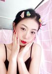 浙江省嘉興市出身の美しい若い女性が、別れた恋人から「調教」を受けている様子を映した動画が流出した。彼女は学校では信じられないほど純真に見えたが、プライベートでは従順で人を操る女性へと変貌していた。