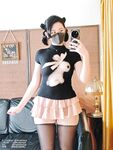 Nữ thần nổi tiếng trên mạng "Naimi's Milky Way" có sự xuất hiện của một con mèo xanh ngoài hành tinh, một con gà, một con thỏ và một cây bắp cải đang mỉm cười với tôi. Ba đoạn nhảy gợi cảm, phô diễn vẻ ngoài lạnh lùng, xa cách của nữ thần nà
