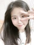 [원본 카메라 유출 영상] 남편이 출장 가서, 저는 통통하고 하얀 엉덩이를 내밀고 애인이 뒤에서 격렬하게 저를 박아대고 있어요. 매번 삽입할 때마다 자궁경부가 강렬하게 자극돼서 쾌감에 비명을 지르고 있죠. 원본 파일이며 워터마크가 없습니다.